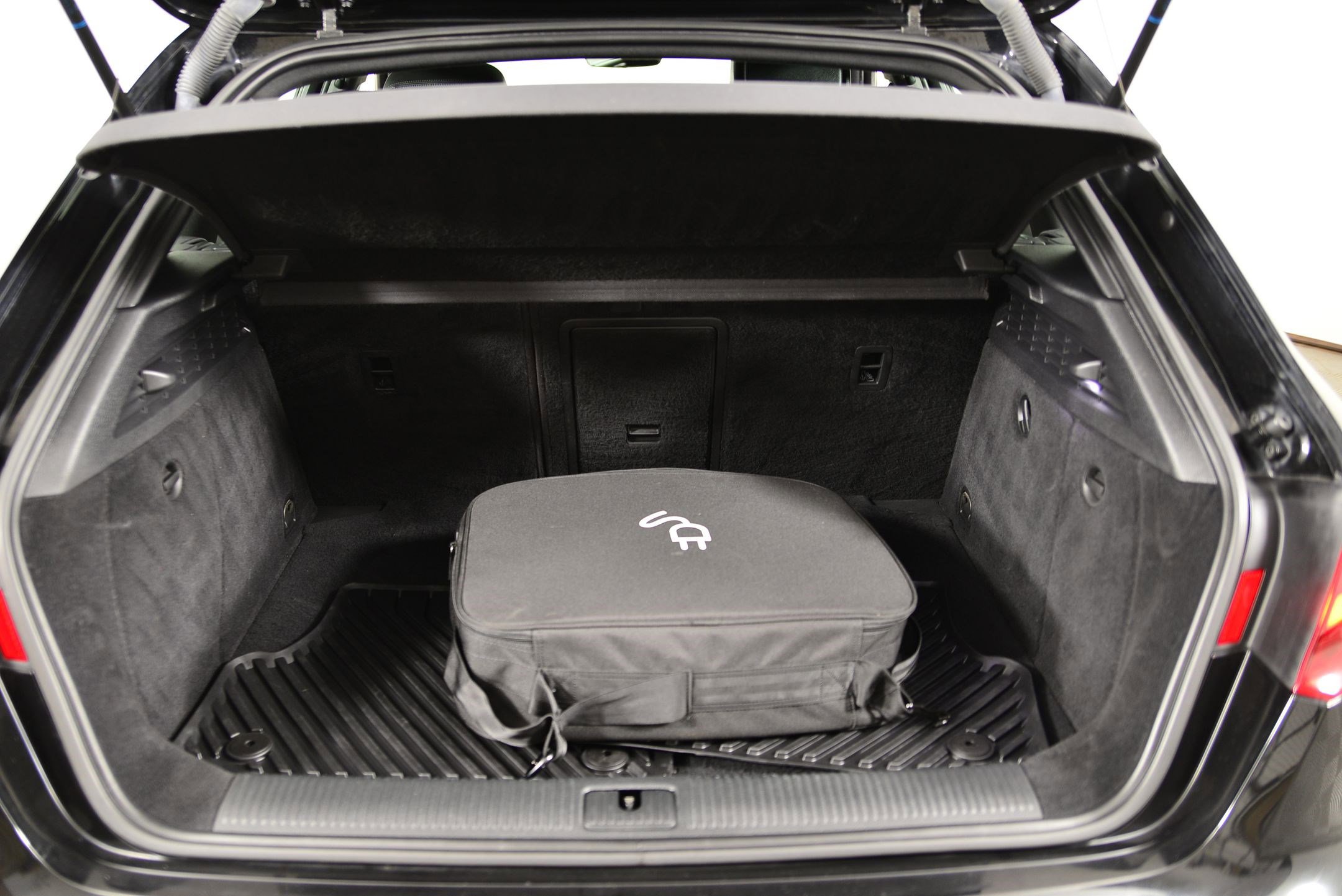 Used 2016 Audi A3 e-tron Premium Plus w/ Premium Plus Package image 24