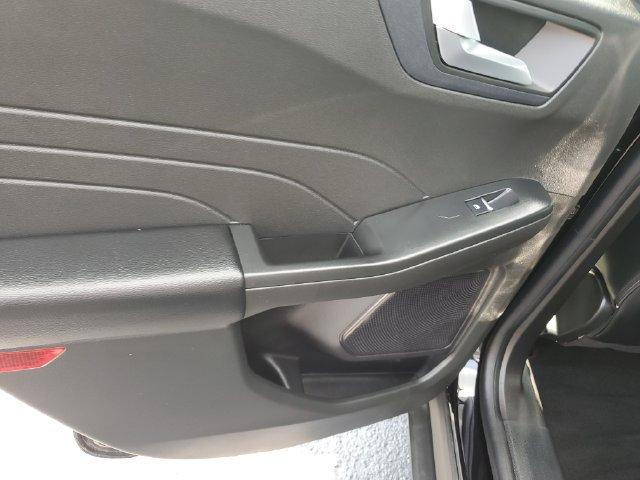 Used 2023 Ford Escape ST-Line w/ Tech Pack #1 AWD/4WD image 17