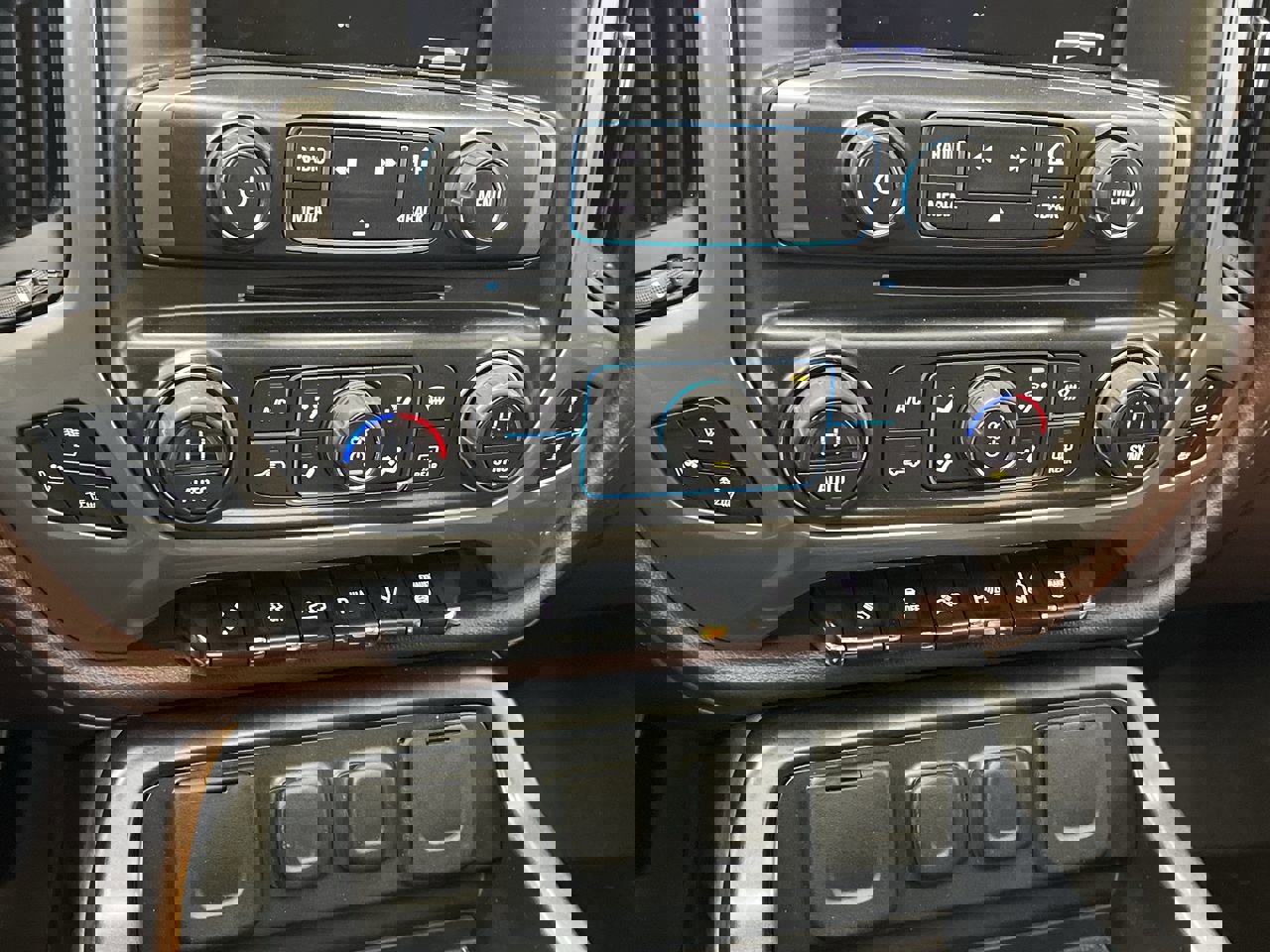 Used 2016 Chevrolet Silverado 2500 High Country w/ Duramax Plus Package image 21