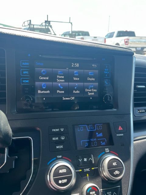 Used 2017 Toyota Sienna SE Premium FWD image 44