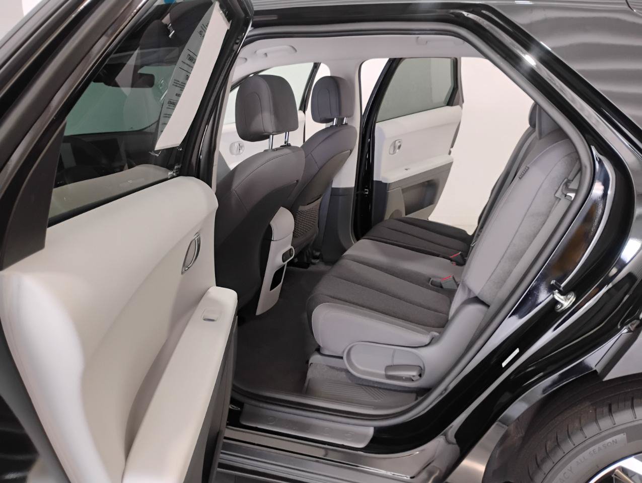 Used 2024 Hyundai Ioniq 5 SEL RWD image 43
