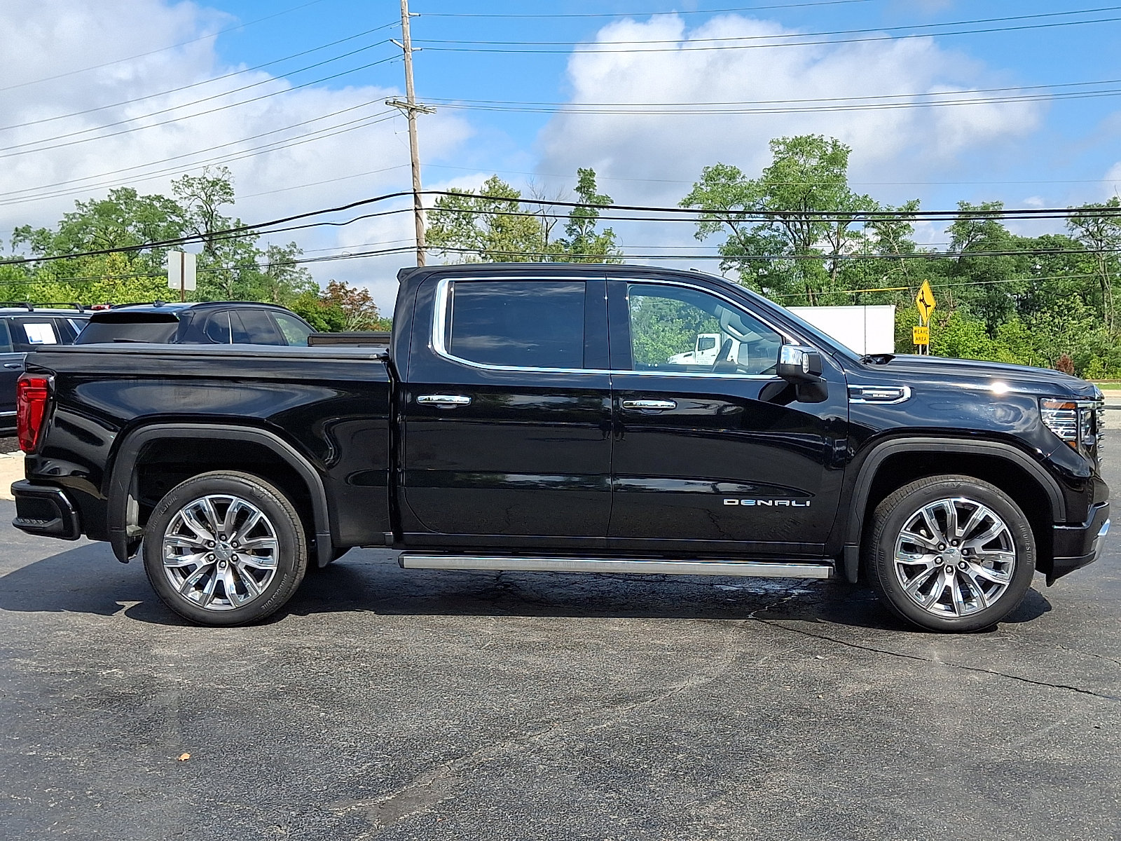 Used 2024 GMC Sierra 1500 Denali w/ Denali Reserve Package AWD/4WD image 7