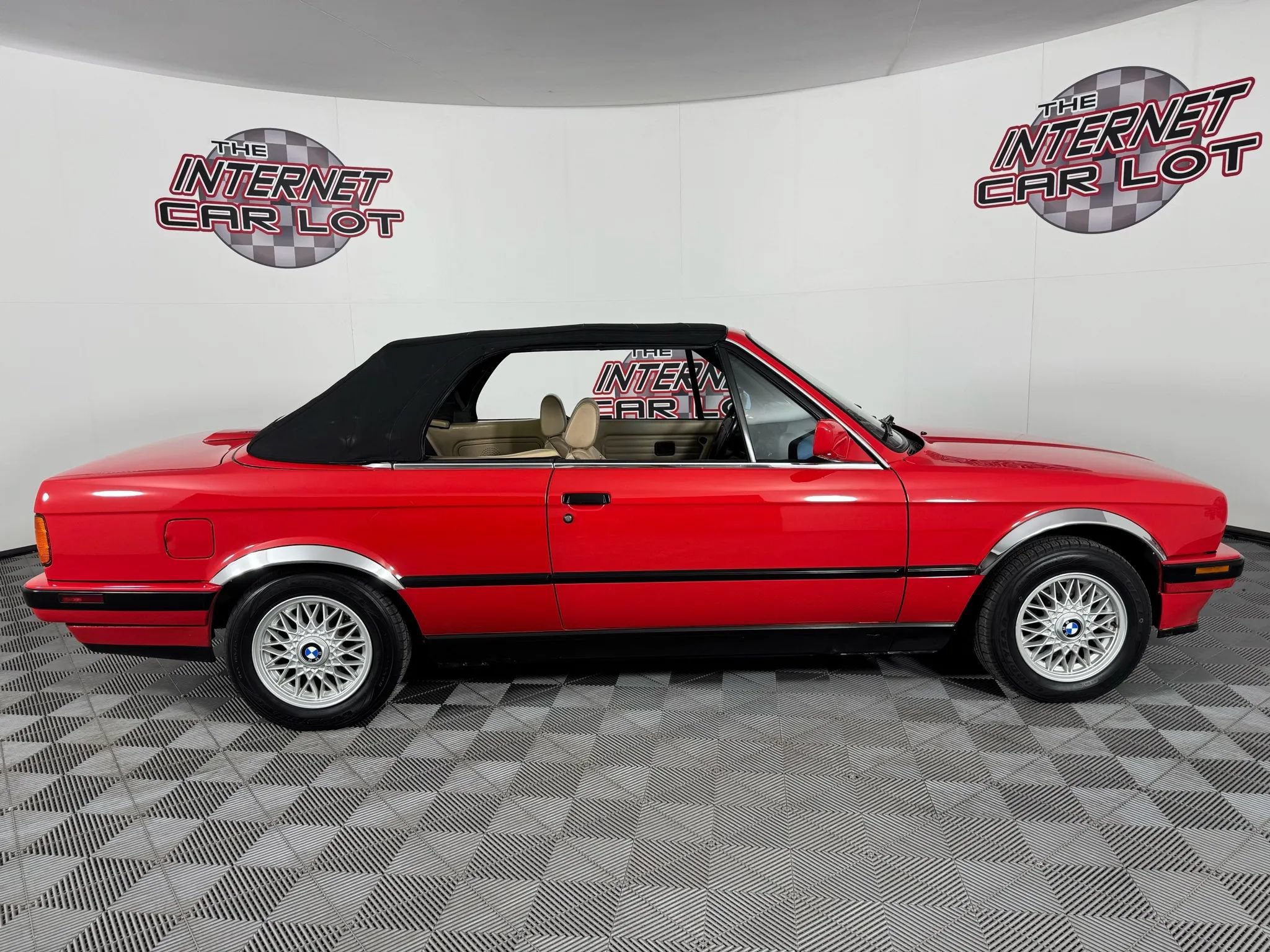 Used 1991 BMW 325i Convertible RWD image 18