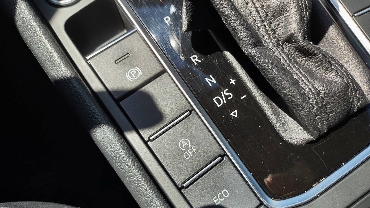 Used 2019 Volkswagen Jetta SE FWD image 23