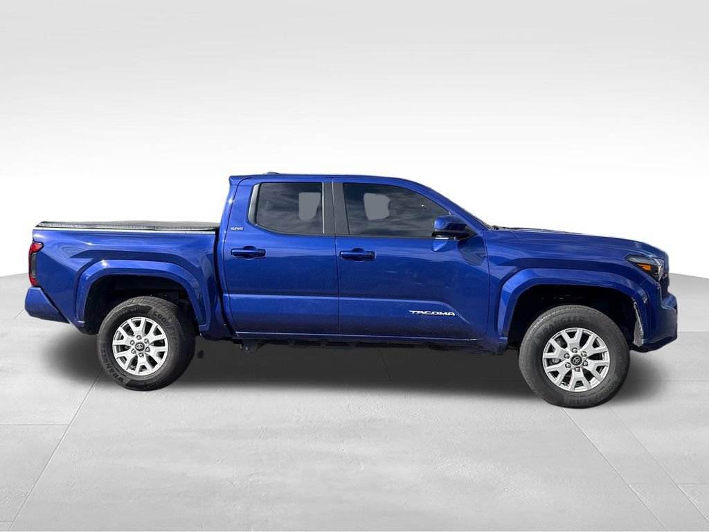 Used 2025 Toyota Tacoma SR5 AWD/4WD image 9