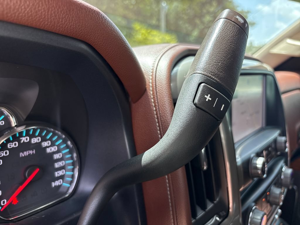 Used 2015 Chevrolet Silverado 1500 High Country w/ High Country Premium Package AWD/4WD image 21