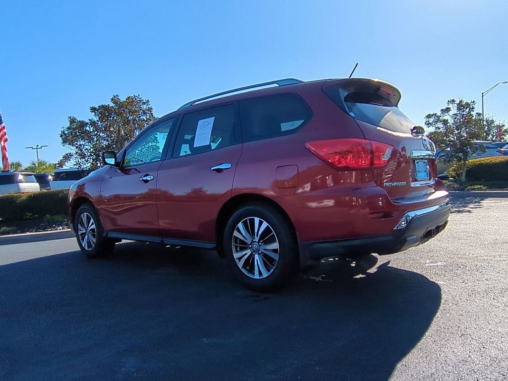 Used 2017 Nissan Pathfinder SL w/ SL Tech Package image 7
