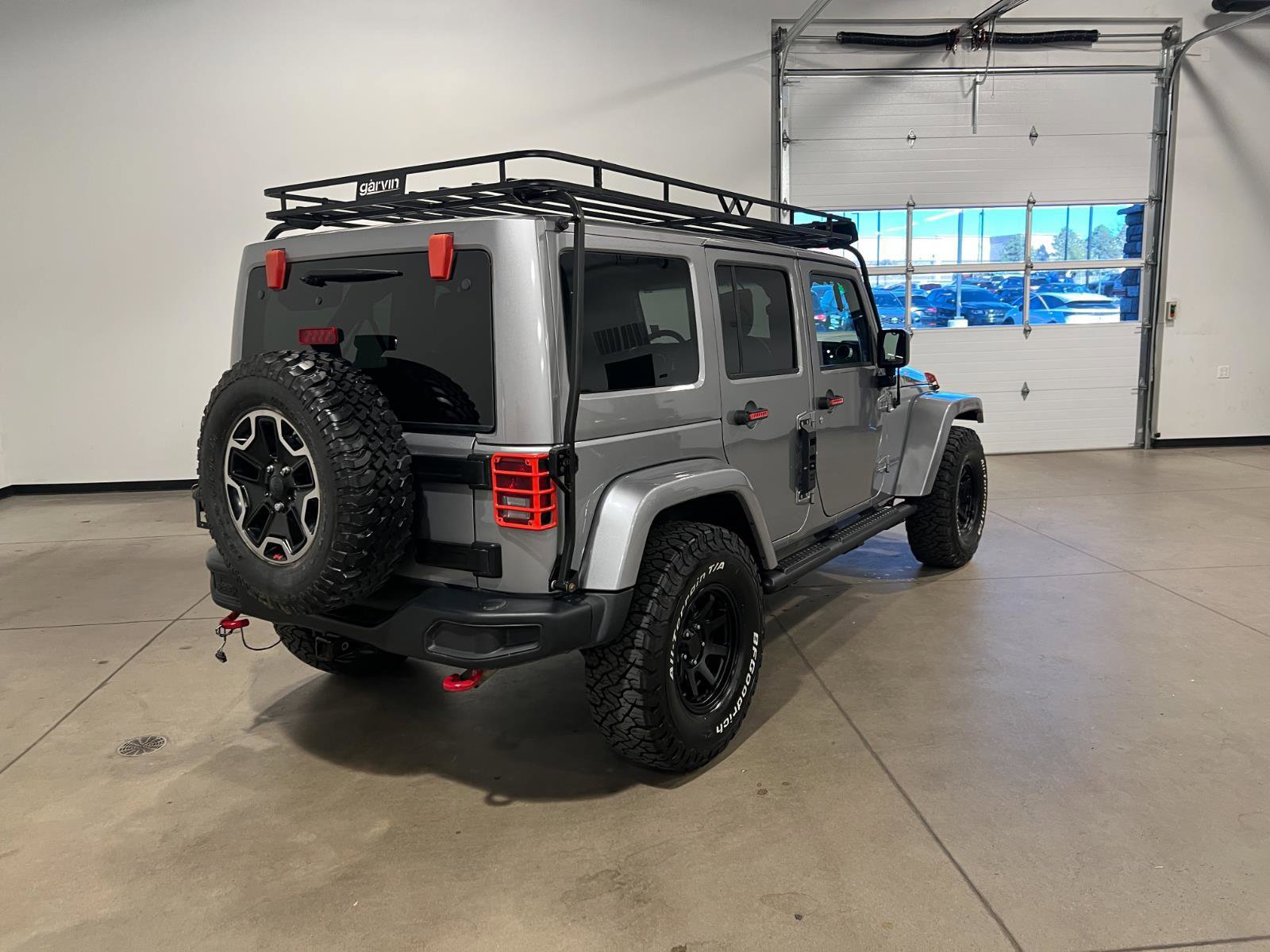 Used 2017 Jeep Wrangler Unlimited Rubicon image 3