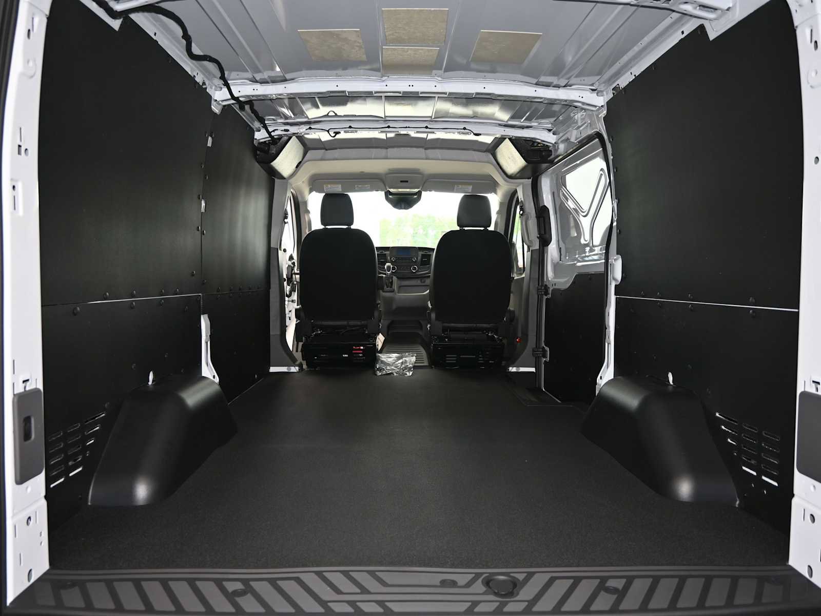 New 2024 Ford Transit 250 148 Medium Roof RWD image 13
