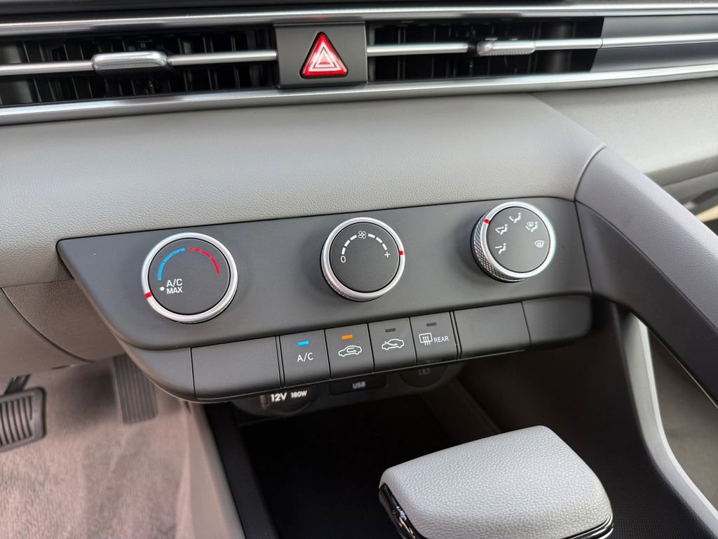 New 2026 Hyundai Elantra SE image 19
