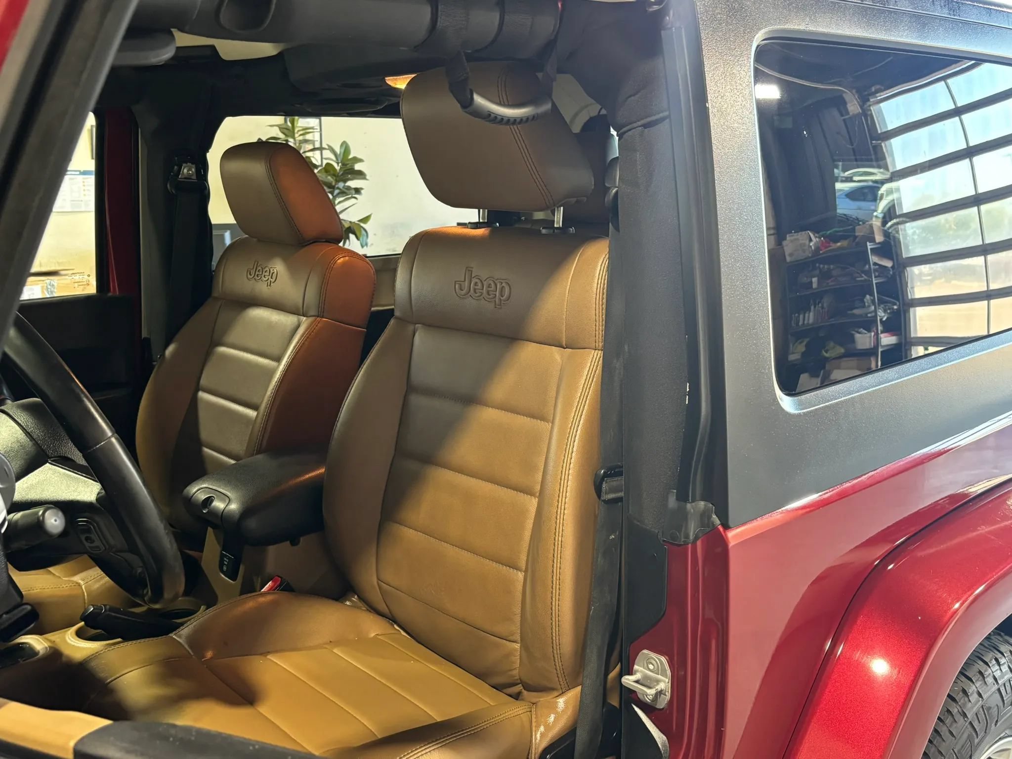 Used 2011 Jeep Wrangler Sahara w/ Connectivity Group AWD/4WD image 14