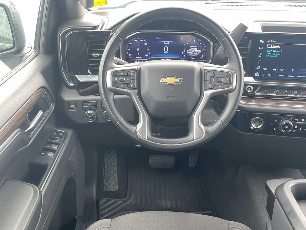 Used 2024 Chevrolet Silverado 1500 LT AWD/4WD image 13