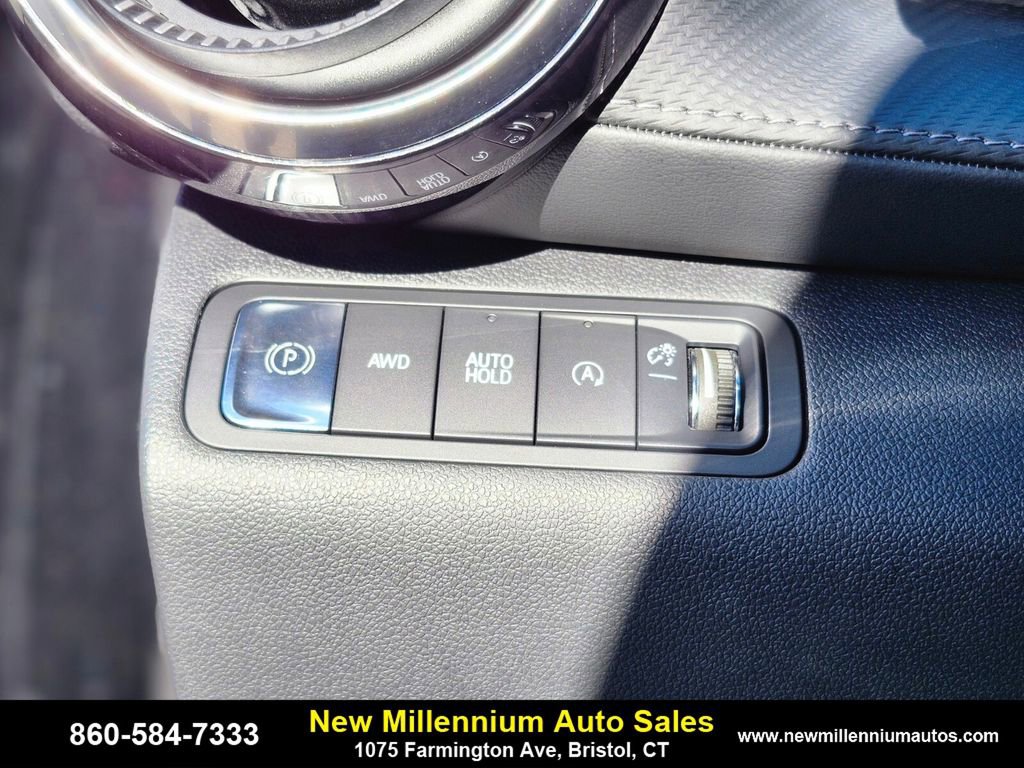 Used 2025 Chevrolet Equinox LT image 23