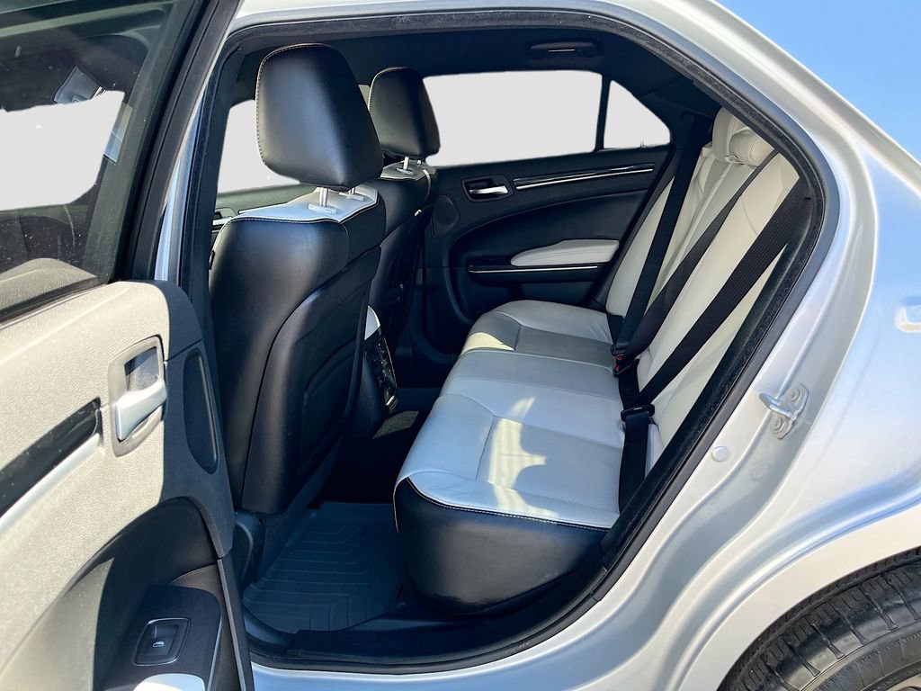 Used 2019 Chrysler 300 S w/ Safetytec Plus Group image 25