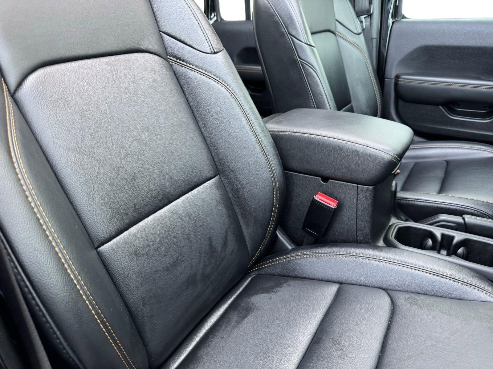 Used 2024 Jeep Wrangler Sahara w/ Technology Group AWD/4WD image 11