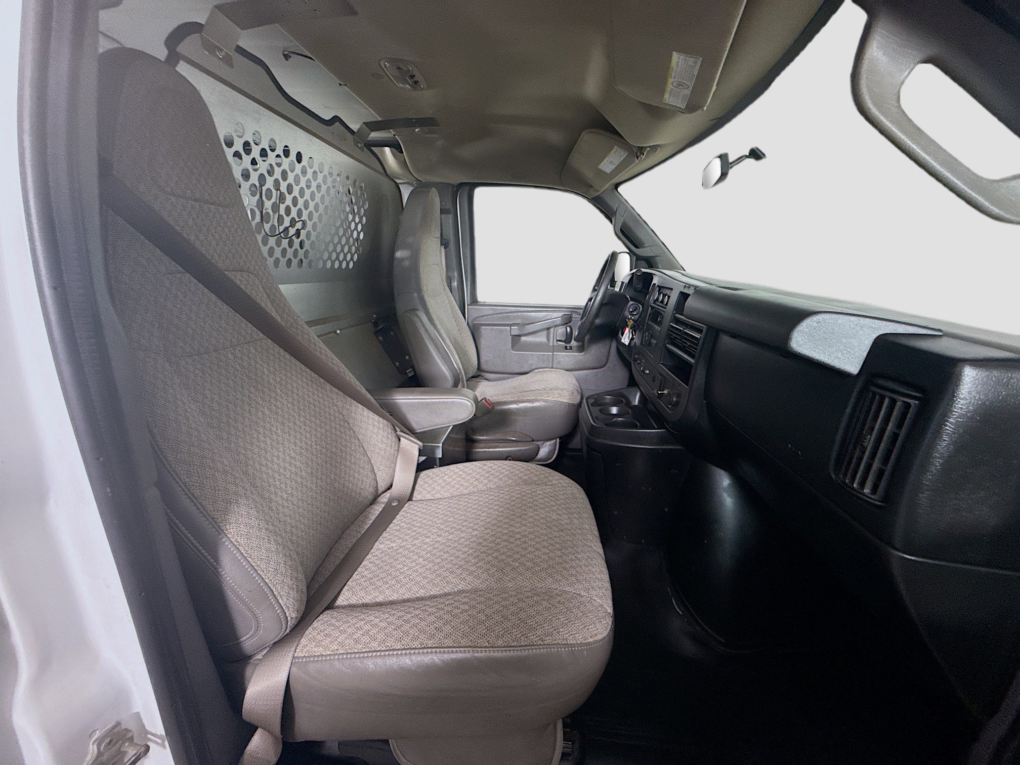 Used 2017 Chevrolet Express 2500 image 23