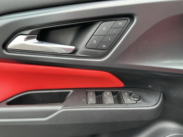 New 2025 Chevrolet Equinox EV RS image 23