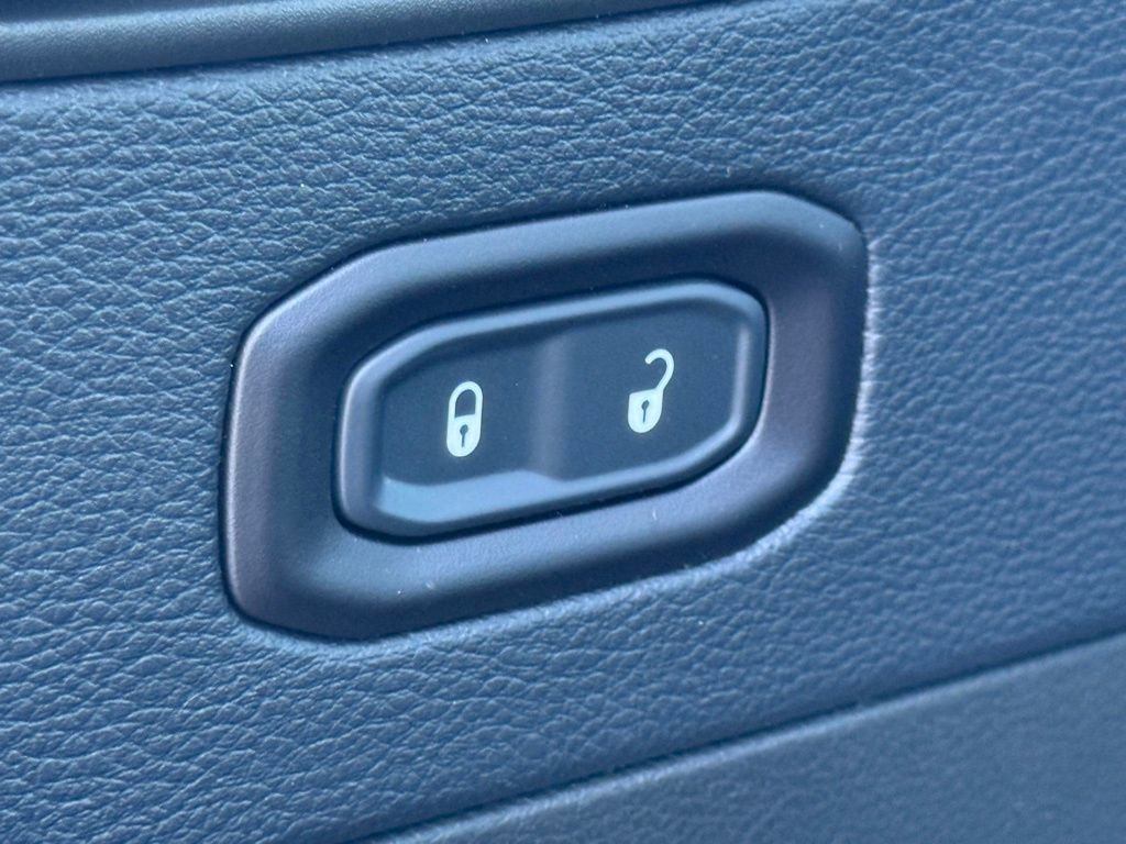 Used 2019 Jeep Wrangler Unlimited Sahara w/ Quick Order Package 24M Moab image 72