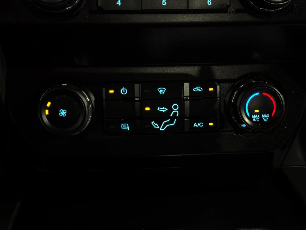 Used 2022 Ford F250 XLT w/ XLT Value Package AWD/4WD image 28