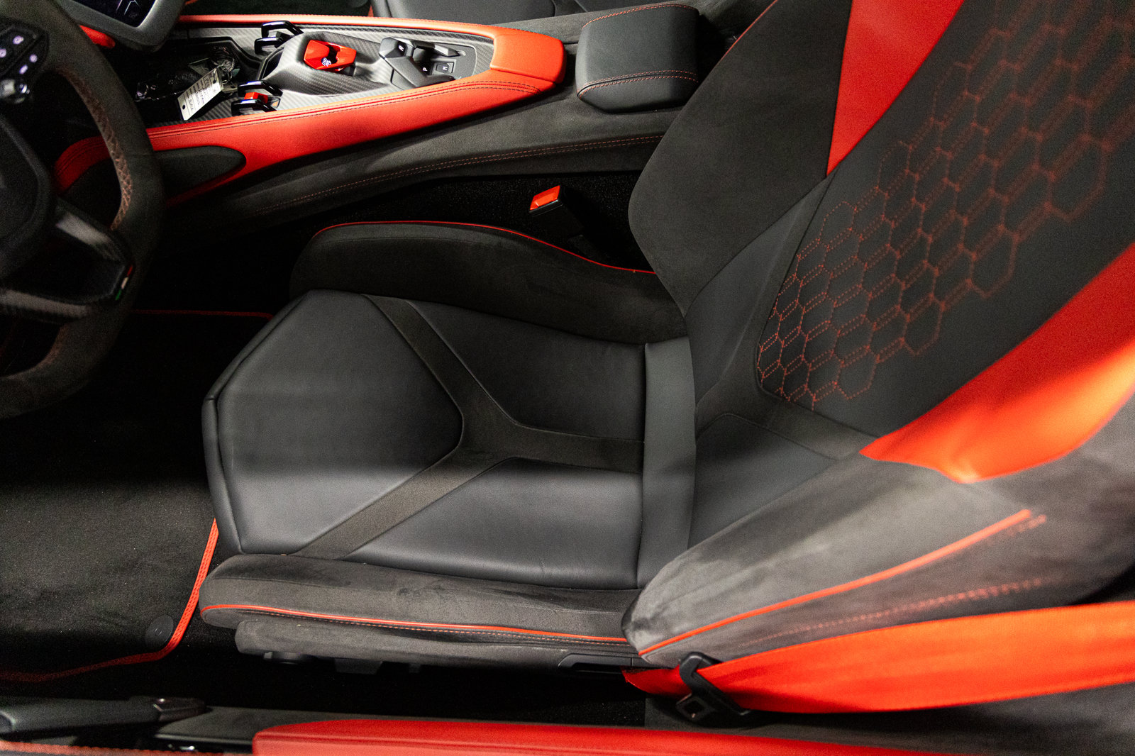 Used 2024 Lamborghini Revuelto AWD/4WD image 37