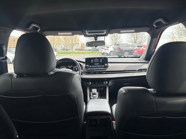 Used 2024 Mitsubishi Outlander AWD image 6