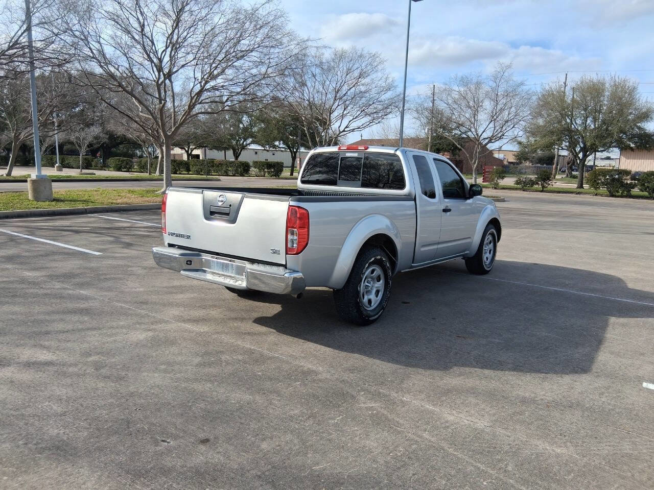 Used 2010 Nissan Frontier SE w/ Power Pkg image 6