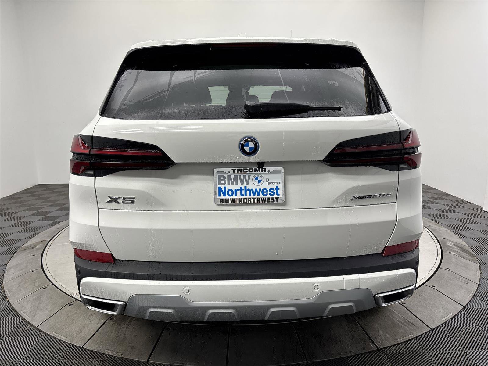 New 2026 BMW X5 xDrive50e w/ Climate Comfort Package image 15