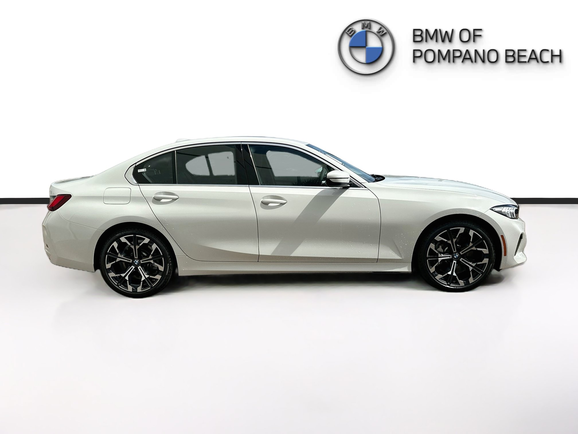New 2026 BMW 330i Sedan w/ Convenience Package RWD image 8