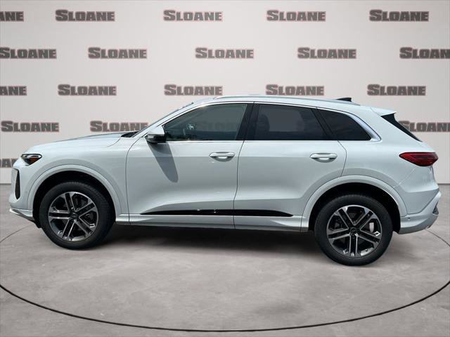Certified 2025 Audi Q5 Premium w/ Convenience Package AWD/4WD image 2