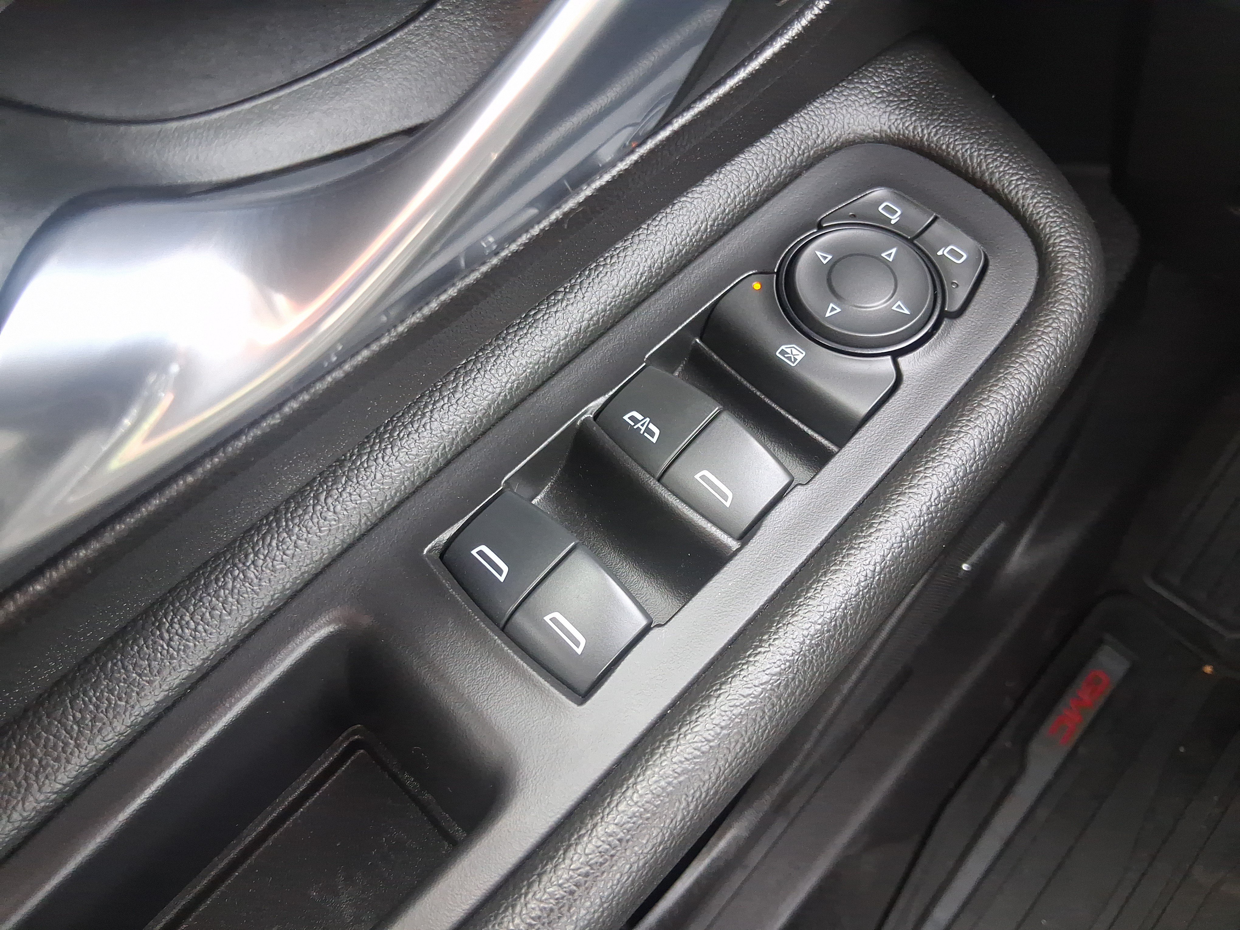 Used 2024 GMC Terrain SLT w/ Infotainment Package II AWD/4WD image 20