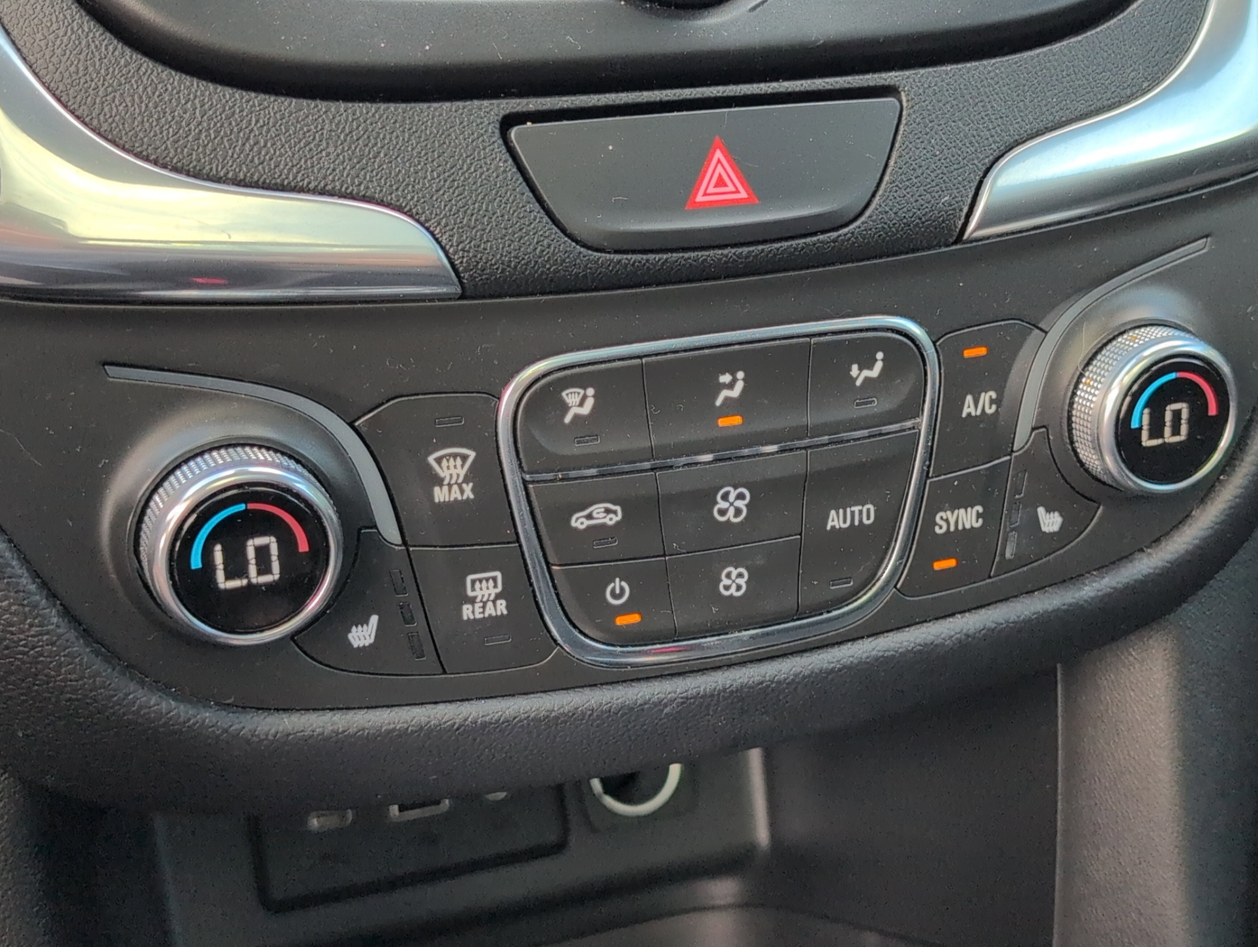 Used 2021 Chevrolet Equinox LT image 21