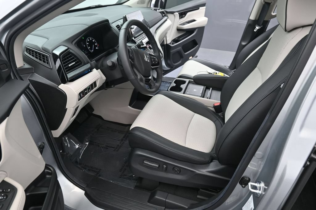 Used 2026 Honda Odyssey Elite image 16