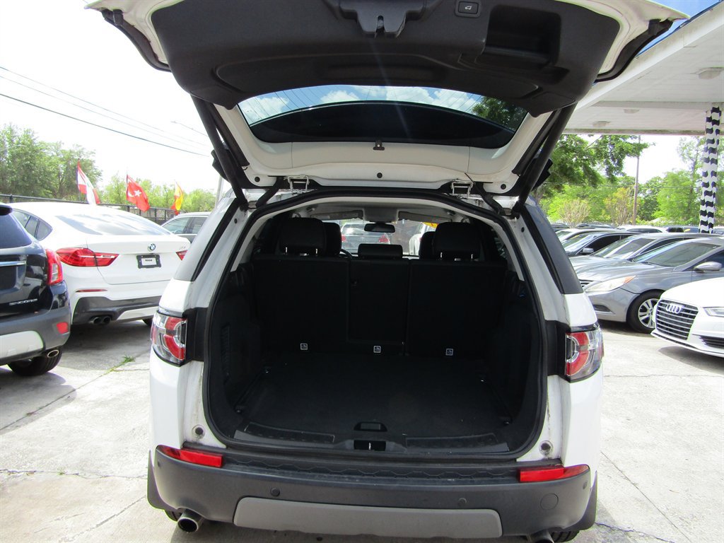 Used 2017 Land Rover Discovery Sport SE AWD/4WD image 7