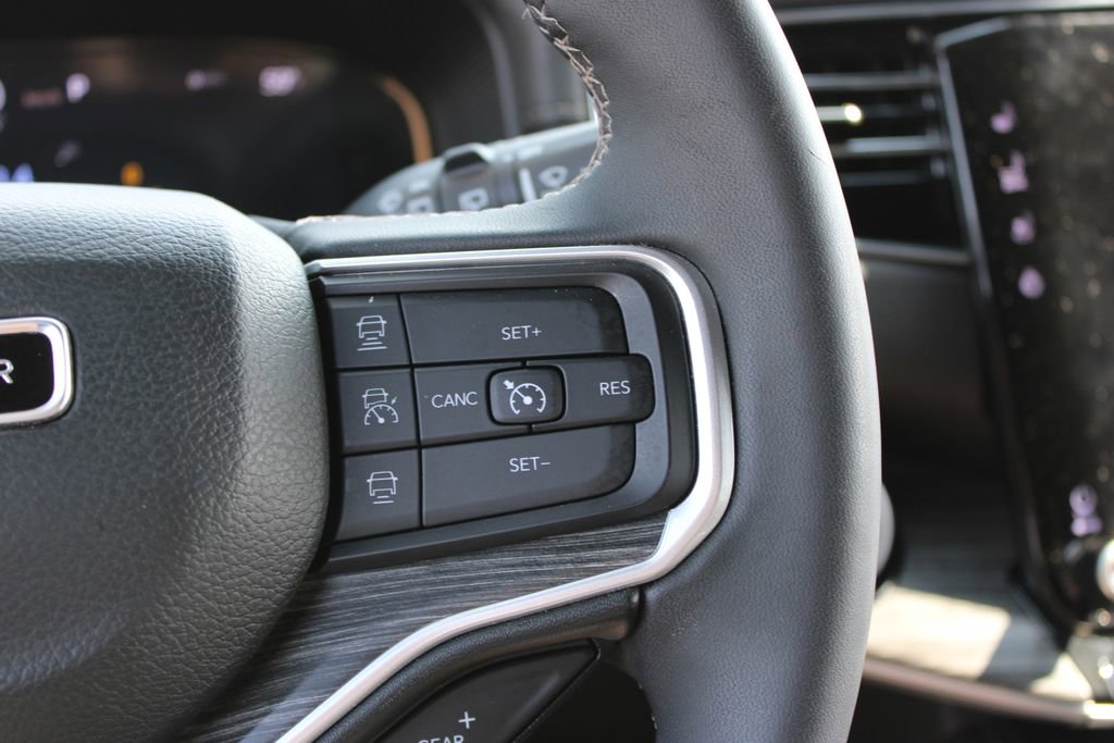 Used 2024 Jeep Wagoneer L Series II w/ Flexible Seating Group image 38