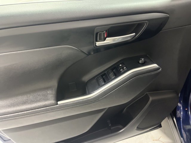 Used 2023 Toyota Highlander XLE image 6