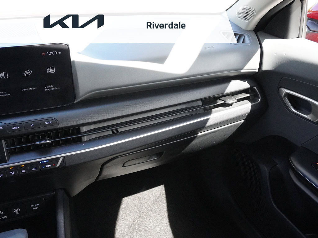 Used 2025 Kia K4 FWD image 31