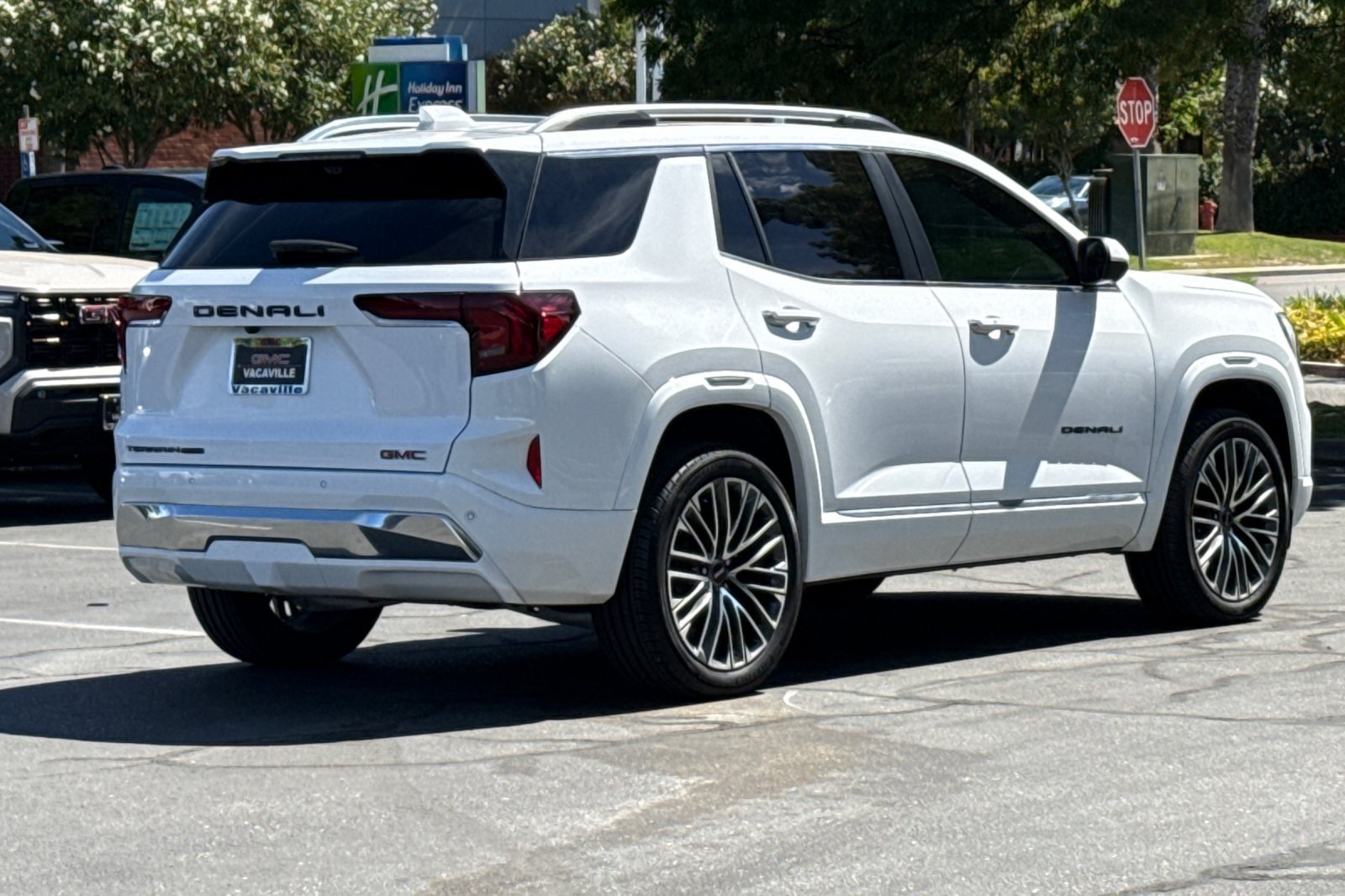 Used 2026 GMC Terrain Denali w/ LPO, Floor Liner Package AWD/4WD image 5