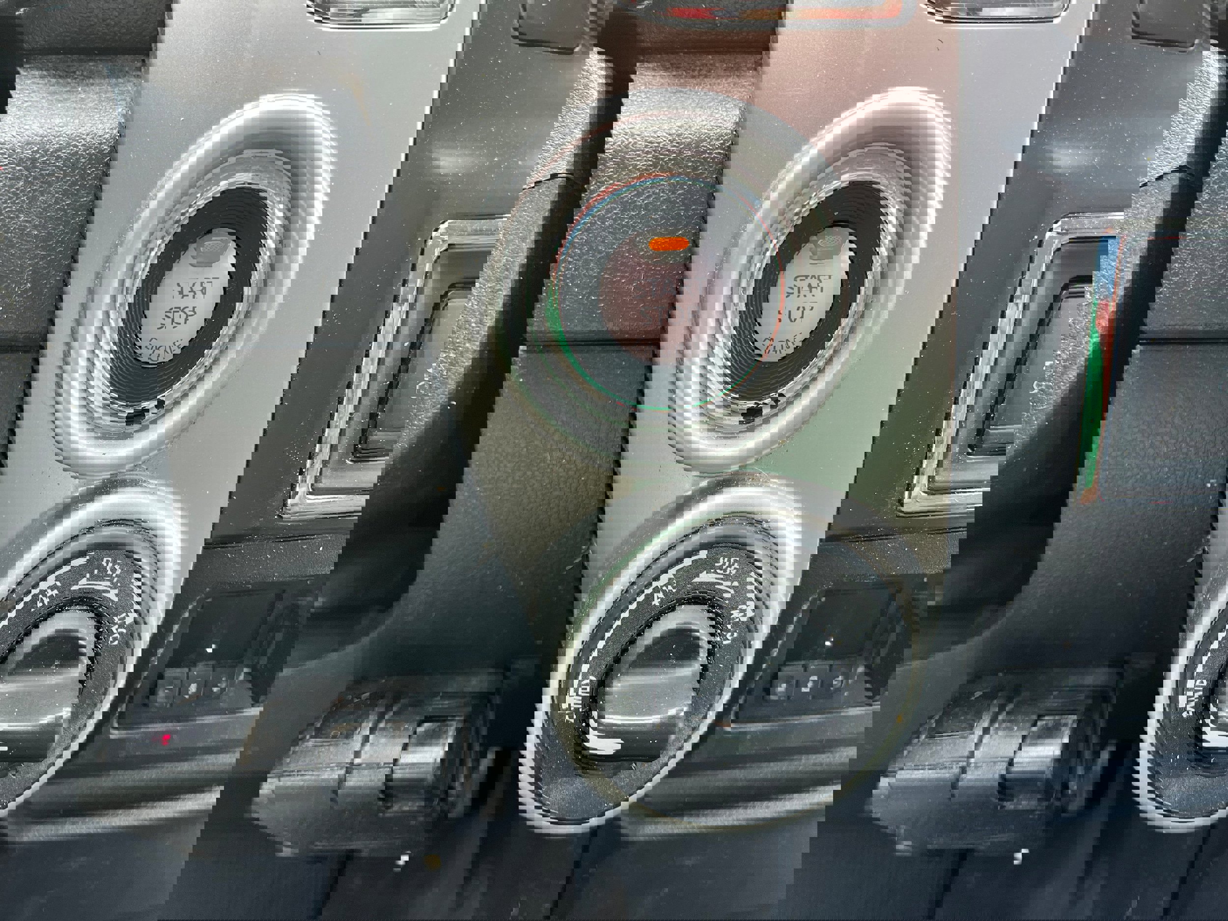 Used 2017 Nissan Titan SV AWD/4WD image 27