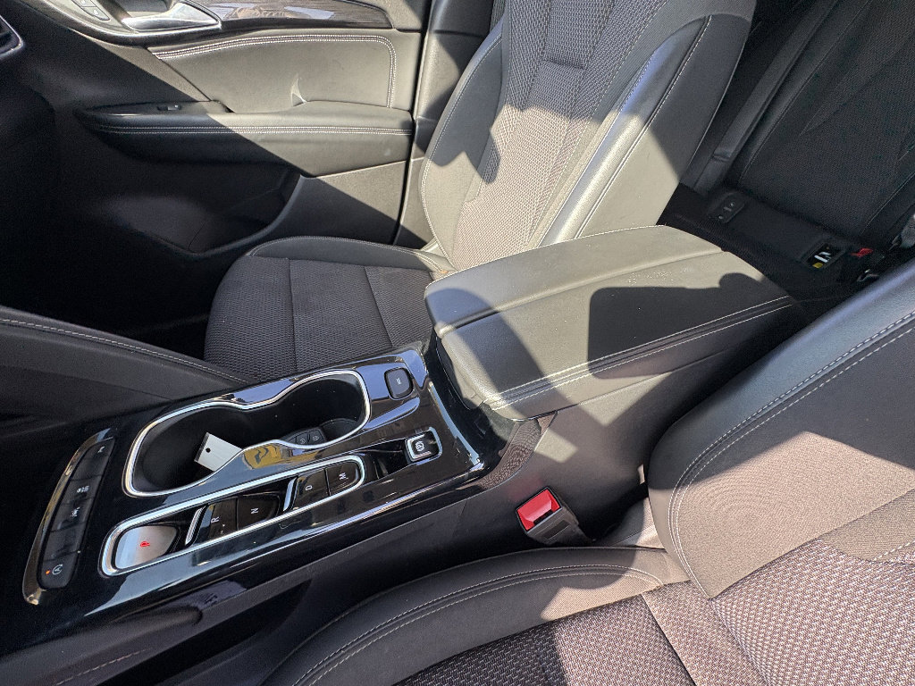 Used 2022 Buick Envision Preferred FWD image 35