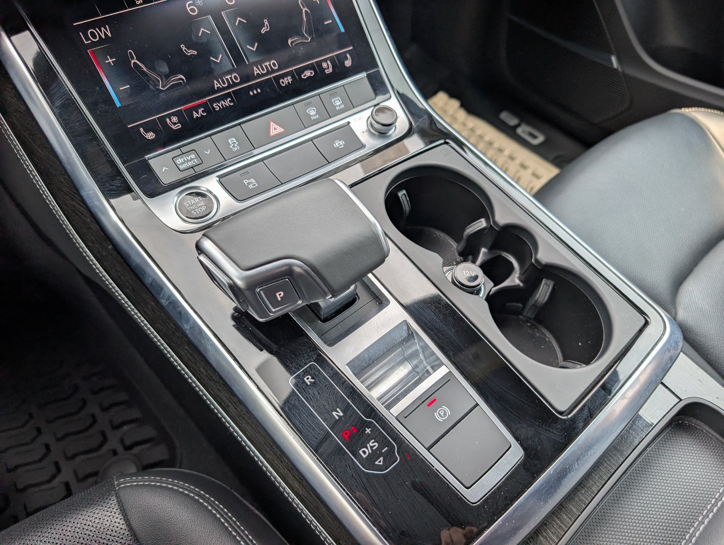 Used 2024 Audi Q8 Premium Plus AWD/4WD image 17