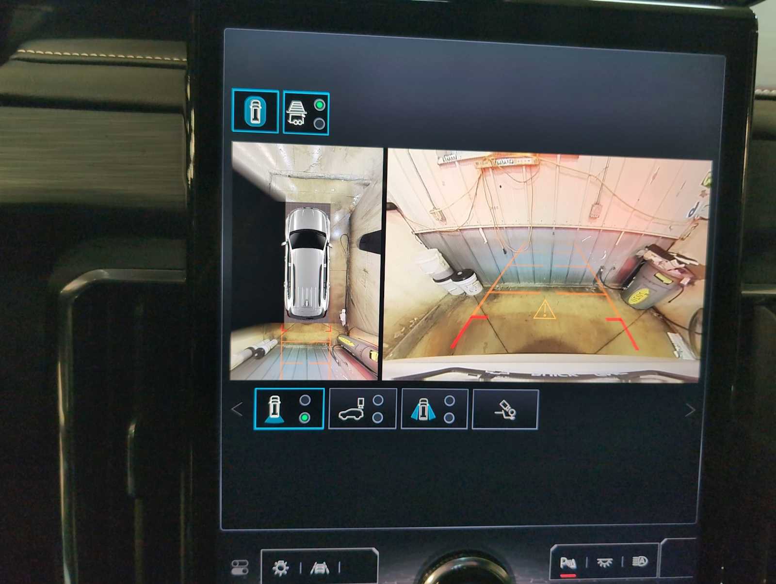 Used 2025 GMC Acadia Elevation image 15