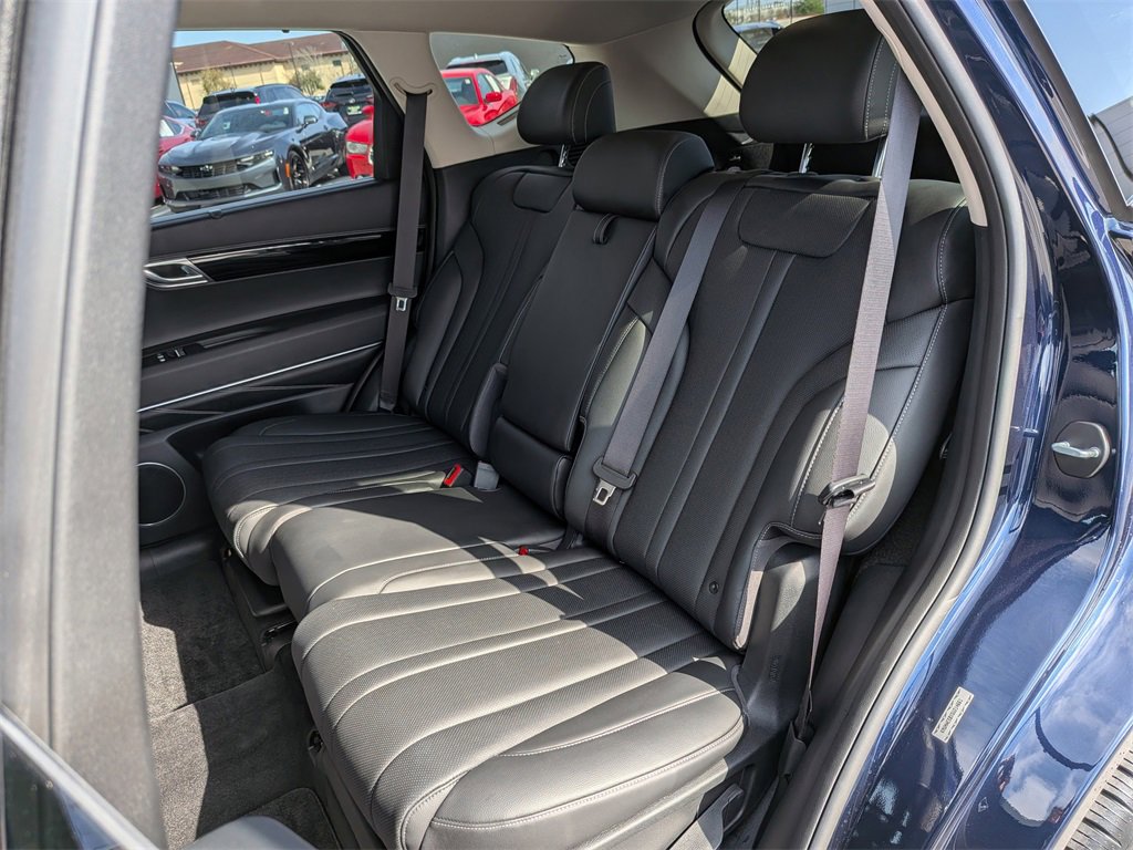 Used 2025 Genesis GV80 2.5T image 14