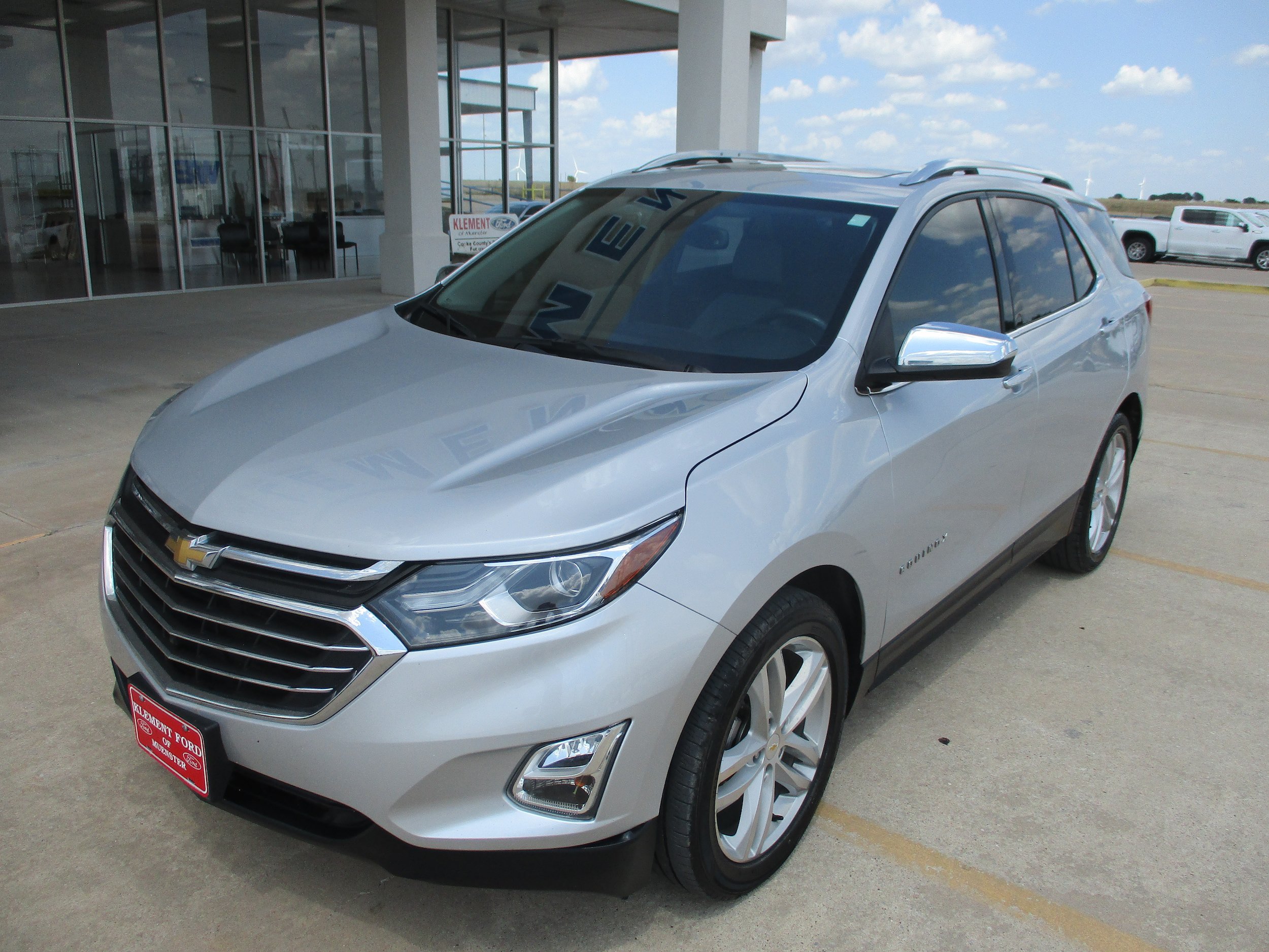 Used 2018 Chevrolet Equinox Premier FWD image 2