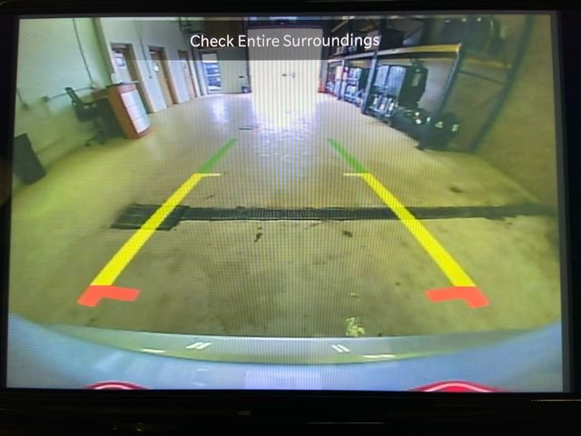 Certified 2024 Chrysler Pacifica Touring-L image 24