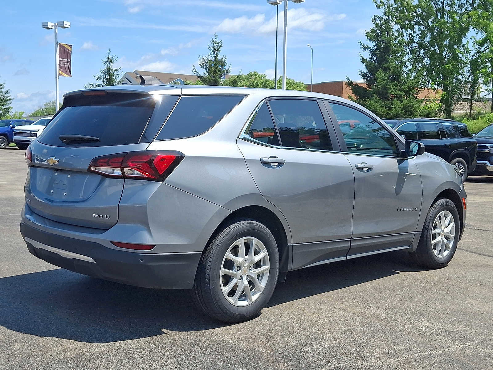 Used 2024 Chevrolet Equinox LT w/ LPO, Floor Liner Package image 6
