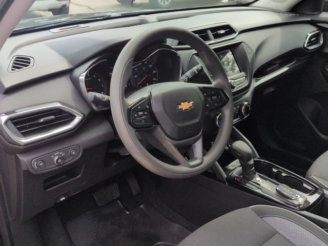 Used 2023 Chevrolet TrailBlazer LT FWD image 12