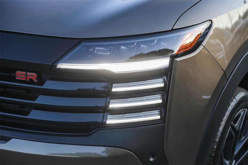 New 2026 Nissan Kicks SR image 4