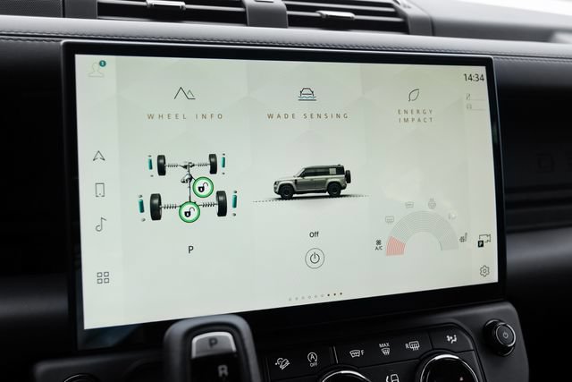 New 2026 Land Rover Defender 110 OCTA AWD/4WD image 44