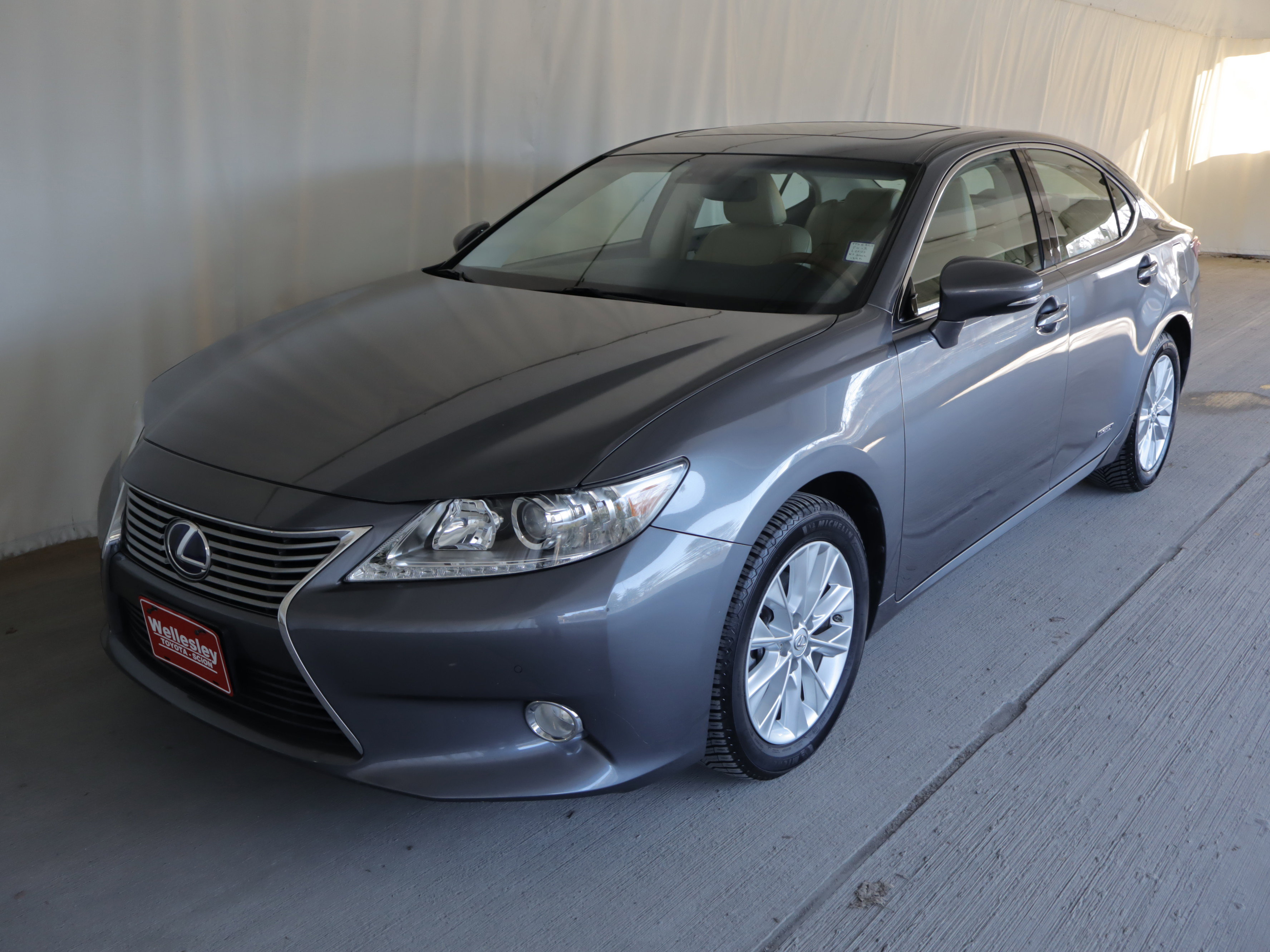 Used 2013 Lexus ES 300h w/ Luxury Pkg image 21