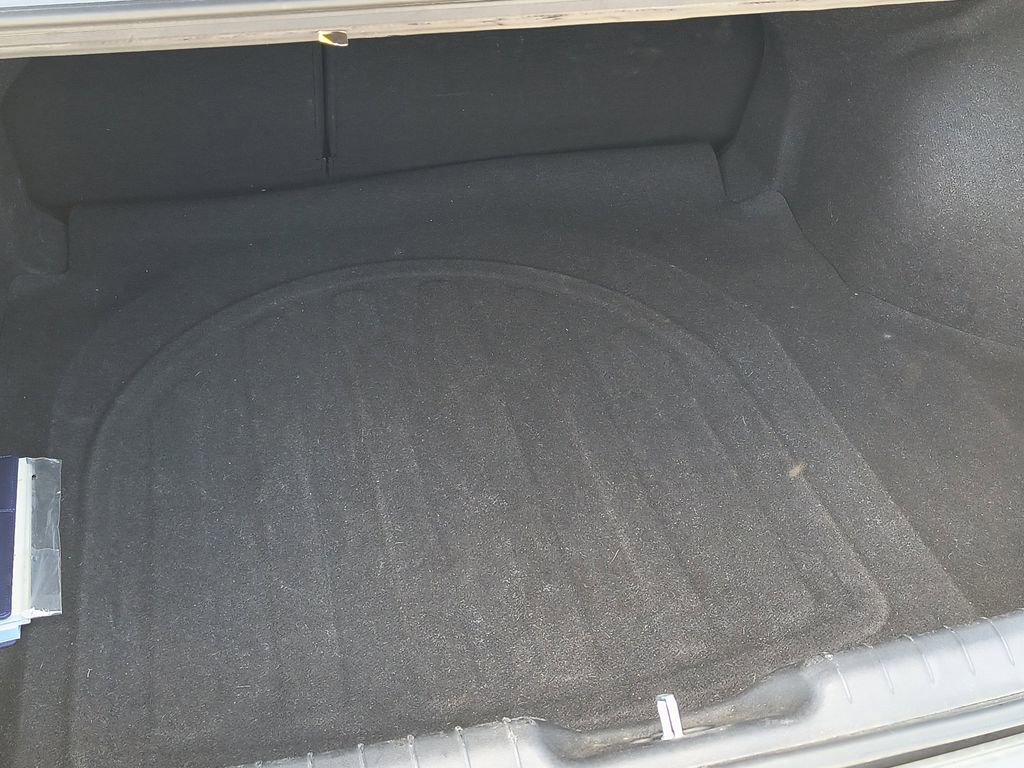 Used 2024 Hyundai Elantra Limited image 9